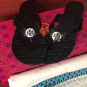 TORY BURCH THORA Pure Black Patent Leather Sandal